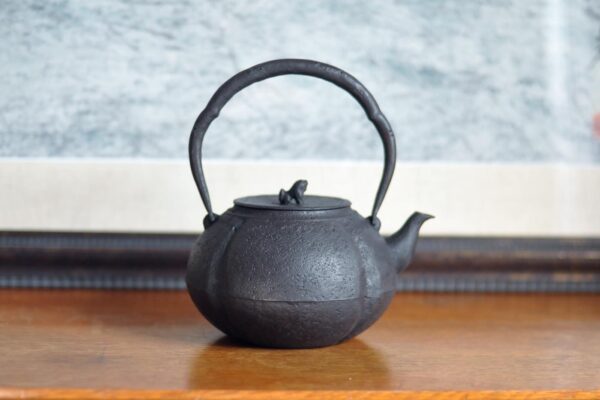 たたら製鉄 阿古陀鉄瓶 tatara tetsubin