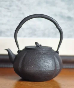 日本一の鉄瓶　たたら製鉄でつくった阿古陀鉄瓶の画像