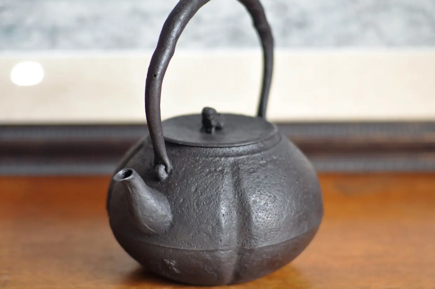 日本一の鉄瓶　たたら製鉄でつくった阿古陀鉄瓶の画像