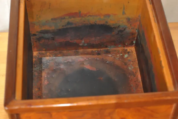 桑の見事な杢目の大名火鉢の画像