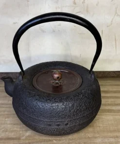 アンティーク京鉄瓶　貴重な袋弦と姥口の銅フタ。修理してお渡し。