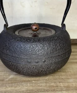 Alternative view of アンティーク京鉄瓶　貴重な袋弦と姥口の銅フタ。修理してお渡し。